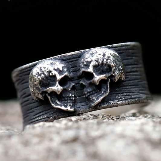ZMY Home Skull Ring Twin Skulls Engraved Party Ring for Edgy Style and Gothic Charm