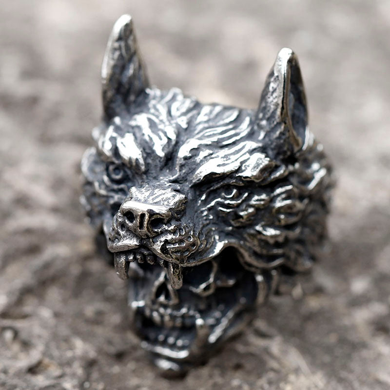 ZMY Home Stainless Steel Viking Warrior Skull Ring with Wolf Pelt Realistic and Unique Design for Men Party Jewelry