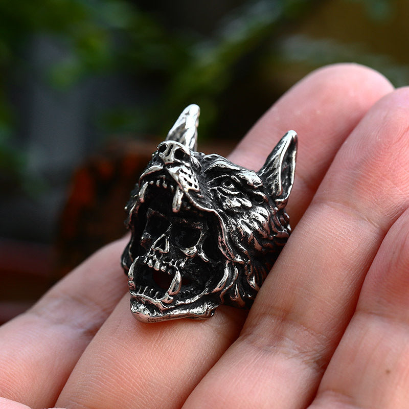 ZMY Home Stainless Steel Viking Warrior Skull Ring with Wolf Pelt Realistic and Unique Design for Men Party Jewelry